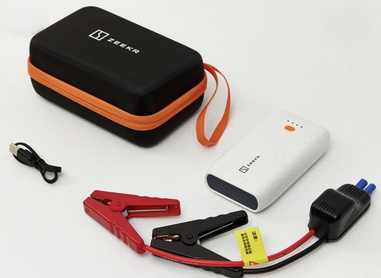 Стартер для зарядки и повербанк ZEEKR jump starter